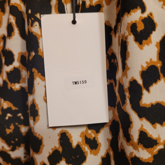 THML Leopard Print Top, New with Tags, Size Large - Picture 4 of 5